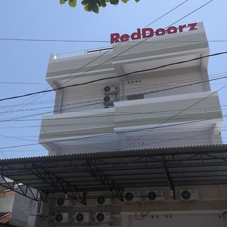 Reddoorz Near Mall Ratu Indah 3 Hotel Balangberu Exterior foto